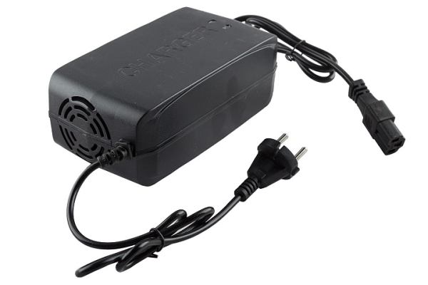 Зарядное устройство для свинцовых тяговых аккумуляторов 48V52A/H (5,8A)