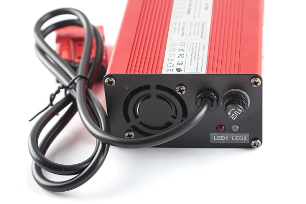 Зарядное устройство интеллектуальное для LiFePo4 аккумуляторов 24V60AH (15А) SB50